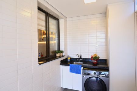Apartamento à venda com 115m², 2 quartos e 2 vagas Apartamento à venda com 115m², 2 quartos e 2 vagasCozinha e Área de Serviço