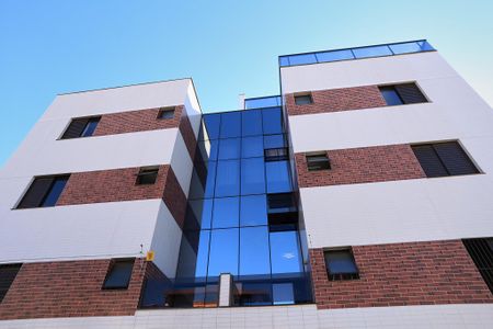Apartamento à venda com 115m², 2 quartos e 2 vagas Apartamento à venda com 115m², 2 quartos e 2 vagasFachada