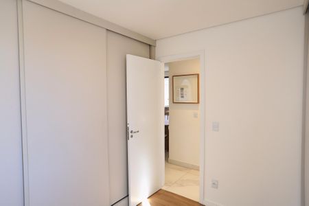 Apartamento à venda com 115m², 2 quartos e 2 vagas Apartamento à venda com 115m², 2 quartos e 2 vagasQuarto