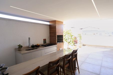 Apartamento à venda com 115m², 2 quartos e 2 vagas Apartamento à venda com 115m², 2 quartos e 2 vagasChurrasqueira