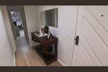 Hall de apartamento para alugar com 3 quartos, 190m² em Valparaíso, Petrópolis