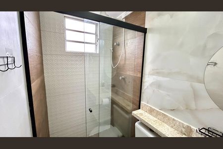 Banheiro de apartamento para alugar com 2 quartos, 43m² em Gopouva, Guarulhos
