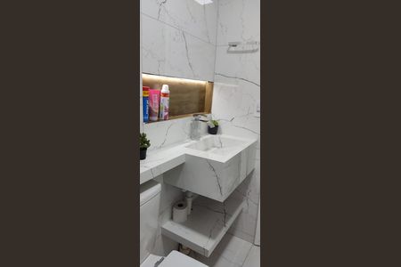 Apartamento à venda com 42m², 2 quartos e 1 vaga Apartamento à venda com 42m², 2 quartos e 1 vagaBanheiro