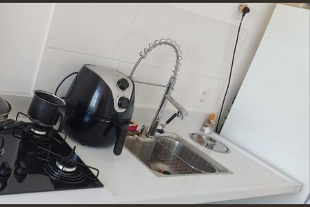 Cozinha de apartamento para alugar com 2 quartos, 42m² em Parque Arariba, São Paulo