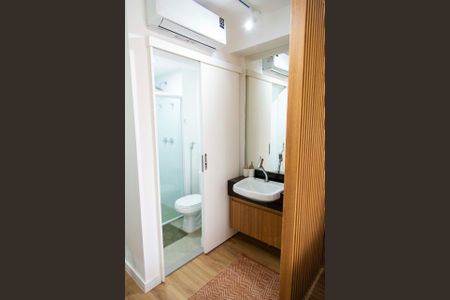 Banheiro de apartamento à venda com 1 quarto, 22m² em Jardim Paulista, São Paulo