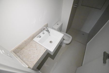 Apartamento à venda com 131m², 3 quartos e 2 vagasBanheiro 2
