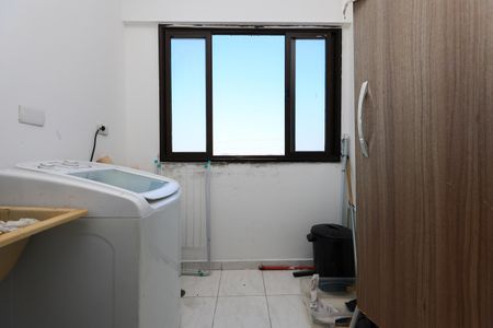 Área de Serviço de apartamento à venda com 3 quartos, 76m² em Jardim Henriqueta, Taboão da Serra