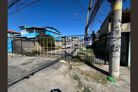 Casa para alugar com 120m², 2 quartos e sem vagaFachada + placa