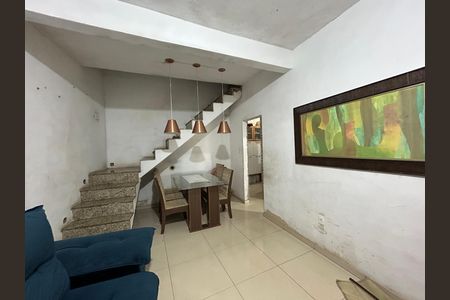 Sala de casa para alugar com 2 quartos, 120m² em Bento Ribeiro, Rio de Janeiro