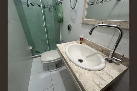 Banheiro da Suíte 2 de casa para alugar com 2 quartos, 120m² em Bento Ribeiro, Rio de Janeiro
