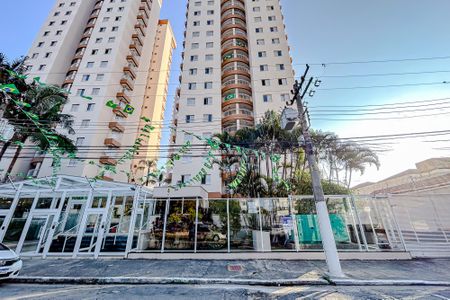 Fachada com Plaquinha de apartamento à venda com 3 quartos, 70m² em Tatuapé, São Paulo