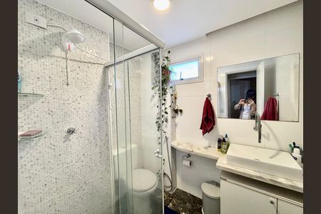 Apartamento à venda com 68m², 2 quartos e 1 vaga Apartamento à venda com 68m², 2 quartos e 1 vagaBanheiro