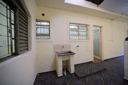 Casa para alugar com 77m², 2 quartos e 1 vagaÁrea de Serviço
