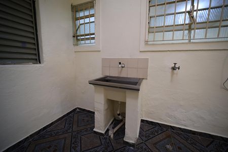 Casa para alugar com 77m², 2 quartos e 1 vagaÁrea de Serviço