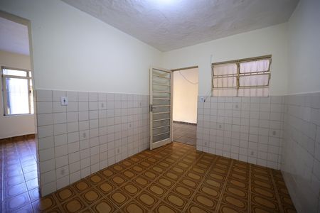 Casa para alugar com 77m², 2 quartos e 1 vagaSala