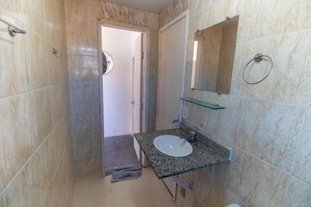 Casa à venda com 100m², 4 quartos e sem vagaBanheiro da Suíte 2