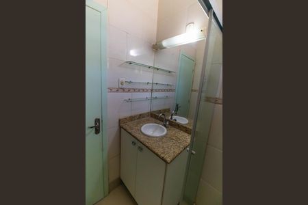 Casa à venda com 100m², 4 quartos e sem vagaBanheiro da Suíte 1