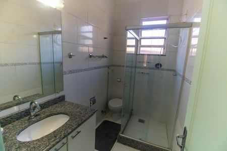 Banheiro Social de casa à venda com 4 quartos, 100m² em Fátima, Niterói