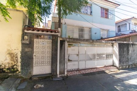 Fachada de casa à venda com 4 quartos, 100m² em Fátima, Niterói