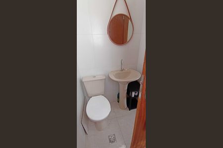 Banheiro de apartamento para alugar com 1 quarto, 38m² em Engenheiro Leal, Rio de Janeiro