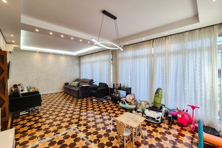 Casa à venda com 3 quartos, 269m² em Jardim Copacabana, São Bernardo do Campo