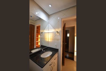Apartamento à venda com 244m², 3 quartos e 2 vagasBanheiro da Suite