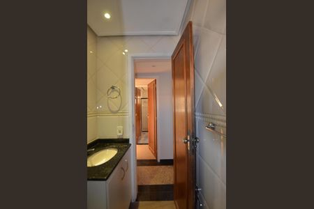 Apartamento à venda com 244m², 3 quartos e 2 vagasBanheiro Social