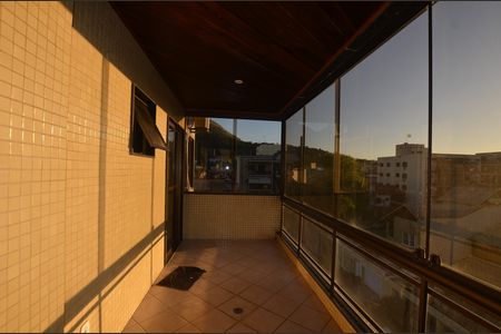 Apartamento à venda com 244m², 3 quartos e 2 vagasVaranda