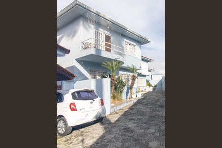 Casa de condomínio à venda com 107m², 3 quartos e 2 vagas Casa de condomínio à venda com 107m², 3 quartos e 2 vagasFachada