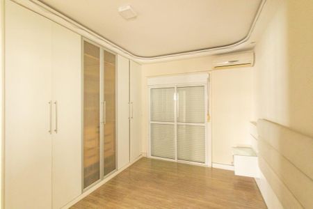 Casa de condomínio à venda com 107m², 3 quartos e 2 vagas Casa de condomínio à venda com 107m², 3 quartos e 2 vagasQuarto 1 Suite