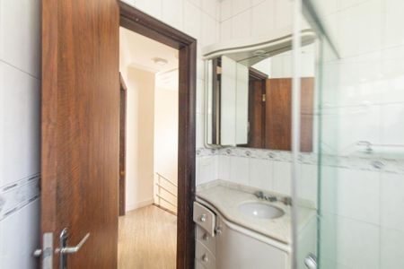 Casa de condomínio à venda com 107m², 3 quartos e 2 vagas Casa de condomínio à venda com 107m², 3 quartos e 2 vagasBanheiro Social