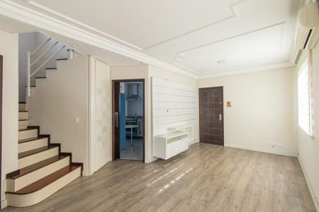 Casa de condomínio à venda com 107m², 3 quartos e 2 vagas Casa de condomínio à venda com 107m², 3 quartos e 2 vagasSala