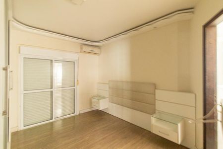 Casa de condomínio à venda com 107m², 3 quartos e 2 vagas Casa de condomínio à venda com 107m², 3 quartos e 2 vagasQuarto 1 Suite