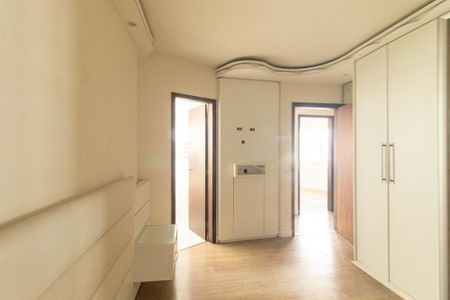 Casa de condomínio à venda com 107m², 3 quartos e 2 vagas Casa de condomínio à venda com 107m², 3 quartos e 2 vagasQuarto 1 Suite