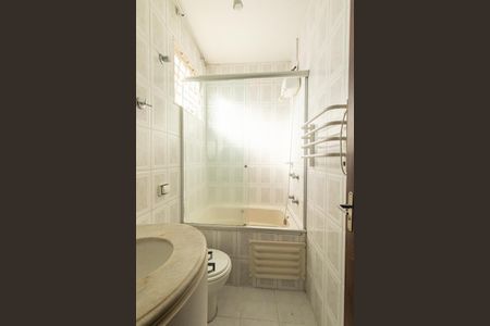 Casa de condomínio à venda com 107m², 3 quartos e 2 vagas Casa de condomínio à venda com 107m², 3 quartos e 2 vagasBanheiro da Suíte
