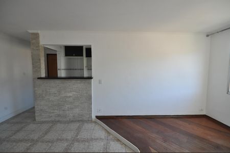 Sala de apartamento para alugar com 2 quartos, 51m² em Vila Irmaos Arnoni, São Paulo