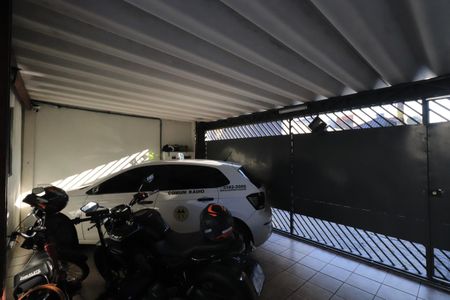 Garagem de casa à venda com 2 quartos, 175m² em Vila Carrão, São Paulo