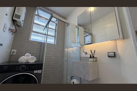 Banheiro de kitnet/studio à venda com 1 quarto, 22m² em Copacabana, Rio de Janeiro