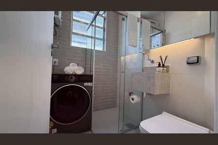 Banheiro de kitnet/studio à venda com 1 quarto, 22m² em Copacabana, Rio de Janeiro