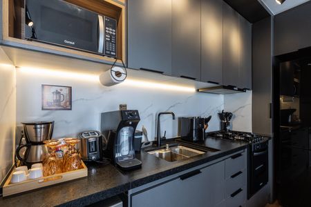 Cozinha de apartamento para alugar com 1 quarto, 37m² em Lapa de Baixo, São Paulo
