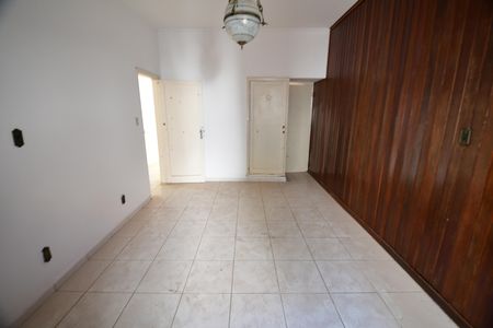 Casa para alugar com 222m², 3 quartos e 3 vagasSuíte