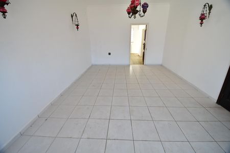 Casa para alugar com 222m², 3 quartos e 3 vagasSala