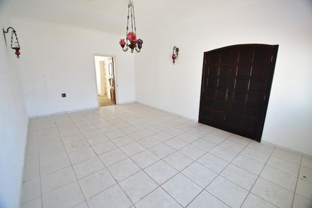 Casa para alugar com 222m², 3 quartos e 3 vagasSala