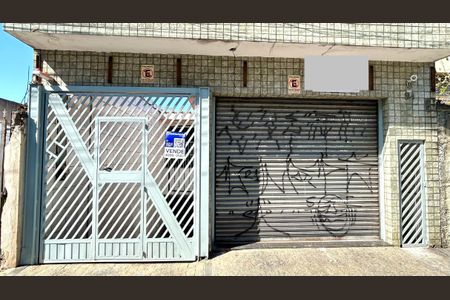 Placa instalada na fachada do imóvel  de casa para alugar com 3 quartos, 140m² em Jardim Almeida Prado, Guarulhos