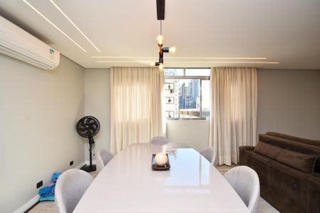 Apartamento à venda com 117m², 3 quartos e 1 vaga Apartamento à venda com 117m², 3 quartos e 1 vagaSala de jantar