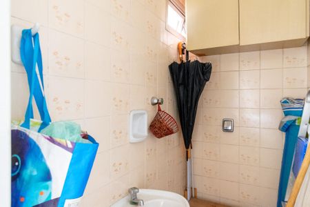Apartamento à venda com 60m², 2 quartos e 1 vaga Apartamento à venda com 60m², 2 quartos e 1 vagaBanheiro de serviço