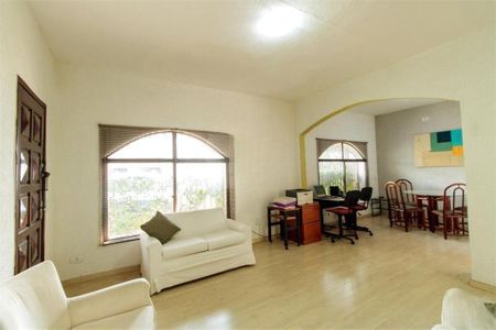 Casa à venda com 2 quartos, 225m² em Jardim das Acacias, São Paulo