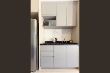 Cozinha de kitnet/studio à venda com 1 quarto, 21m² em Indianópolis, São Paulo