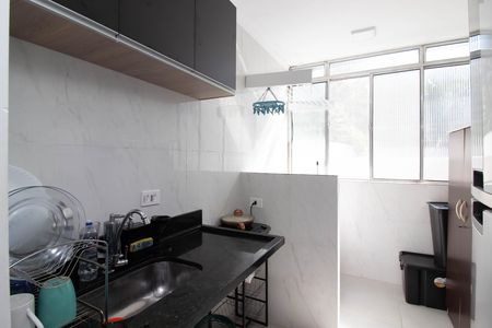 Cozinha de apartamento à venda com 2 quartos, 60m² em Jardim Valeria, Guarulhos
