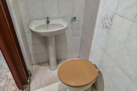 Banheiro 2 de casa para alugar com 2 quartos, 100m² em Jardim Imperador, Praia Grande